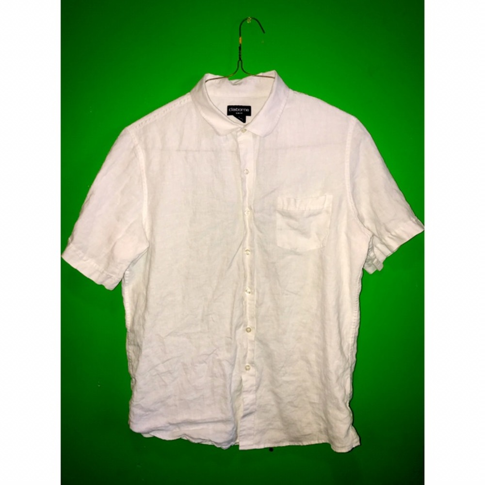 Men’s short sleeve linen button down Claiborne shirt.